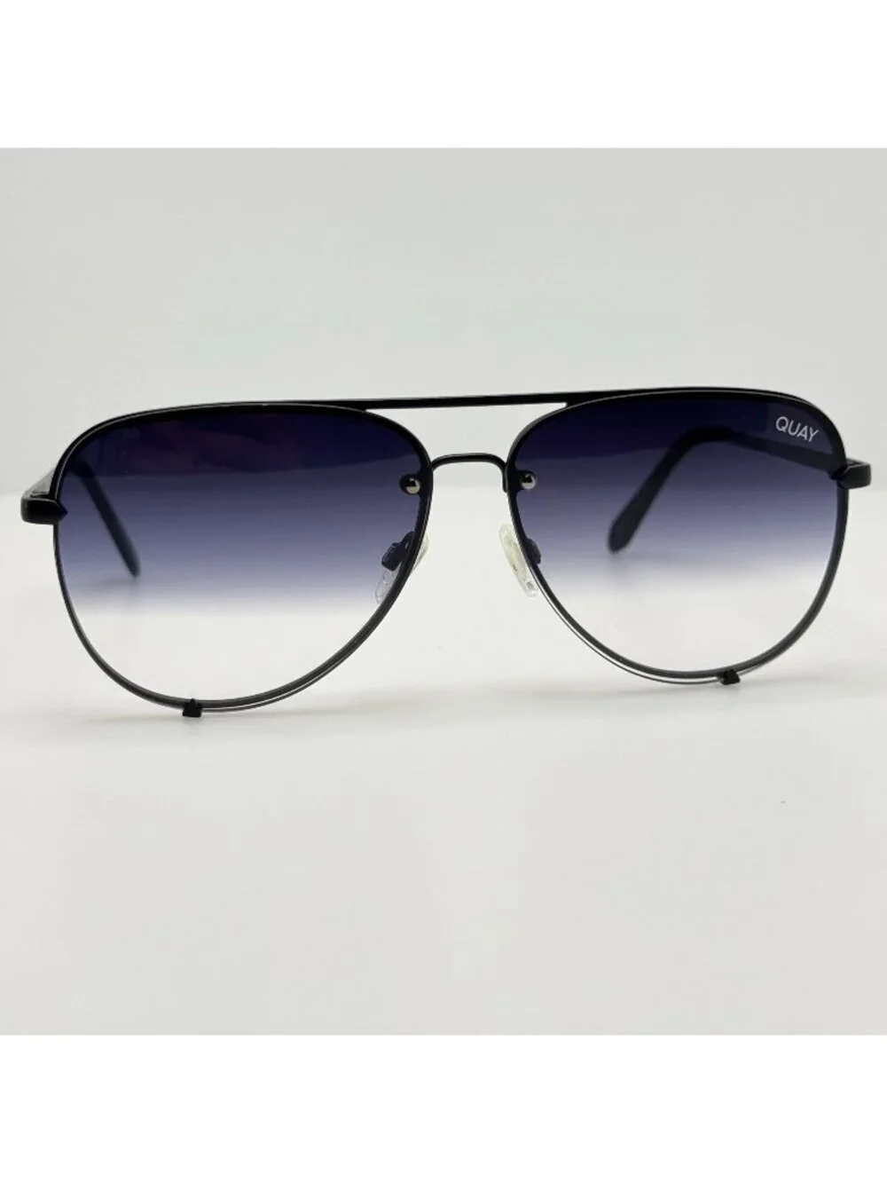 Quay Sunglasses HK Rimless 126 Black B